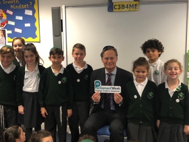 Matthew Offord MP with students from Etz Chaim Jewish Primary School in Mill Hill