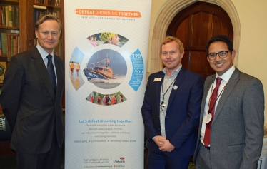 Matthew Offord MP with volunteers and staff of the Lifeboat Fund in Parliament