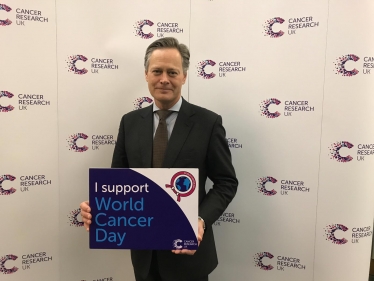 Matthew supporting Cancer Research UK